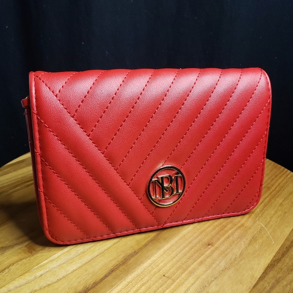 Badgley Mischka Small Crossbody Purse - 'AS NEW' Condition - Picture 4 of 9